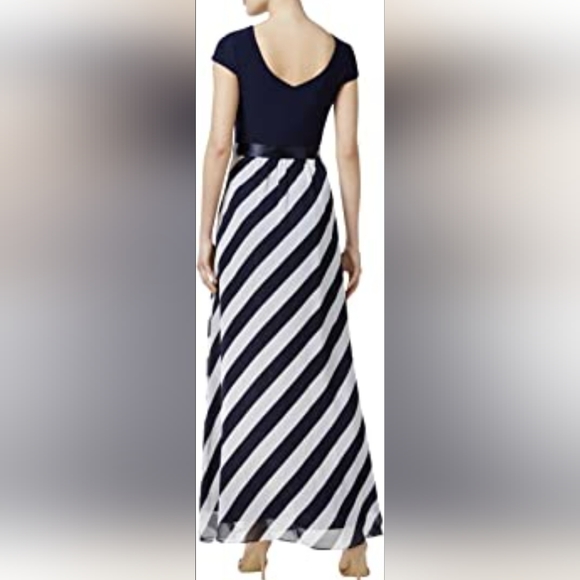 Navy and white gown - Picture 2 of 13